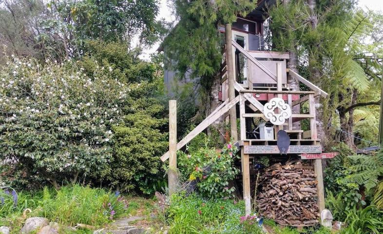 The Treehut At The Rabbithole, Upper Hutt Hotel Akatarawa Ngoại thất bức ảnh